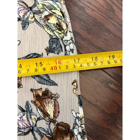 Natural Life long sleeve maxi dress gray floral roses size Large
Magnolia - Picture 10 of 11